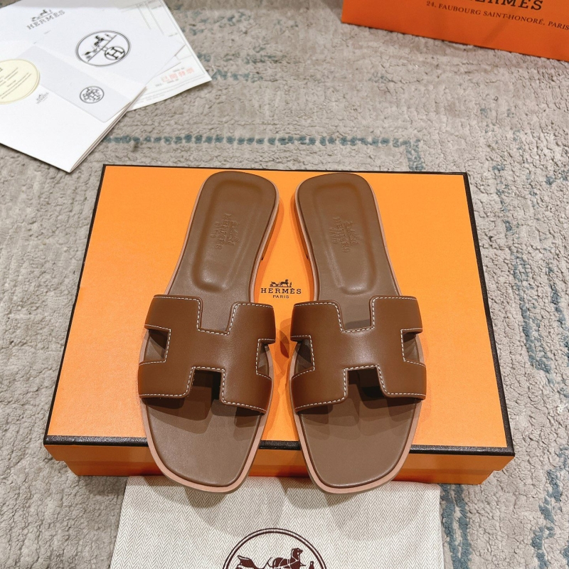 H**mes slippers